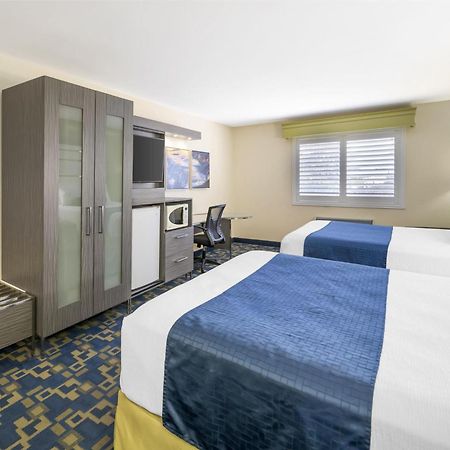 Best Western Antelope Inn & Suites Red Bluff Buitenkant foto