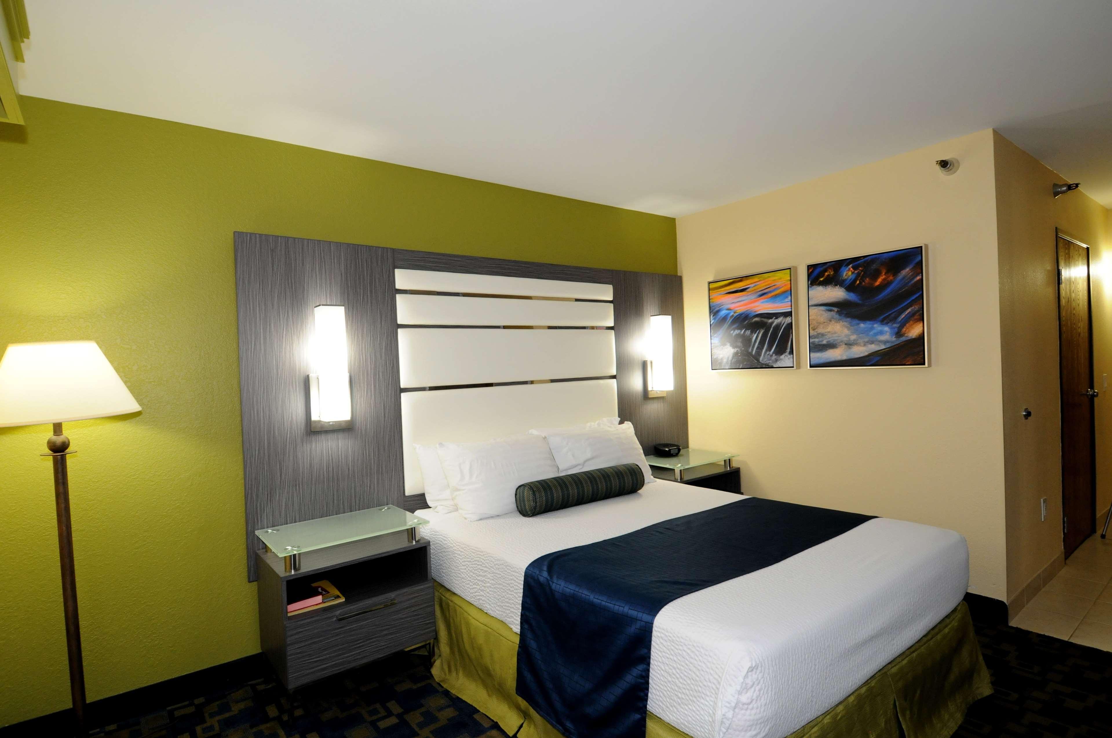 Best Western Antelope Inn & Suites Red Bluff Buitenkant foto
