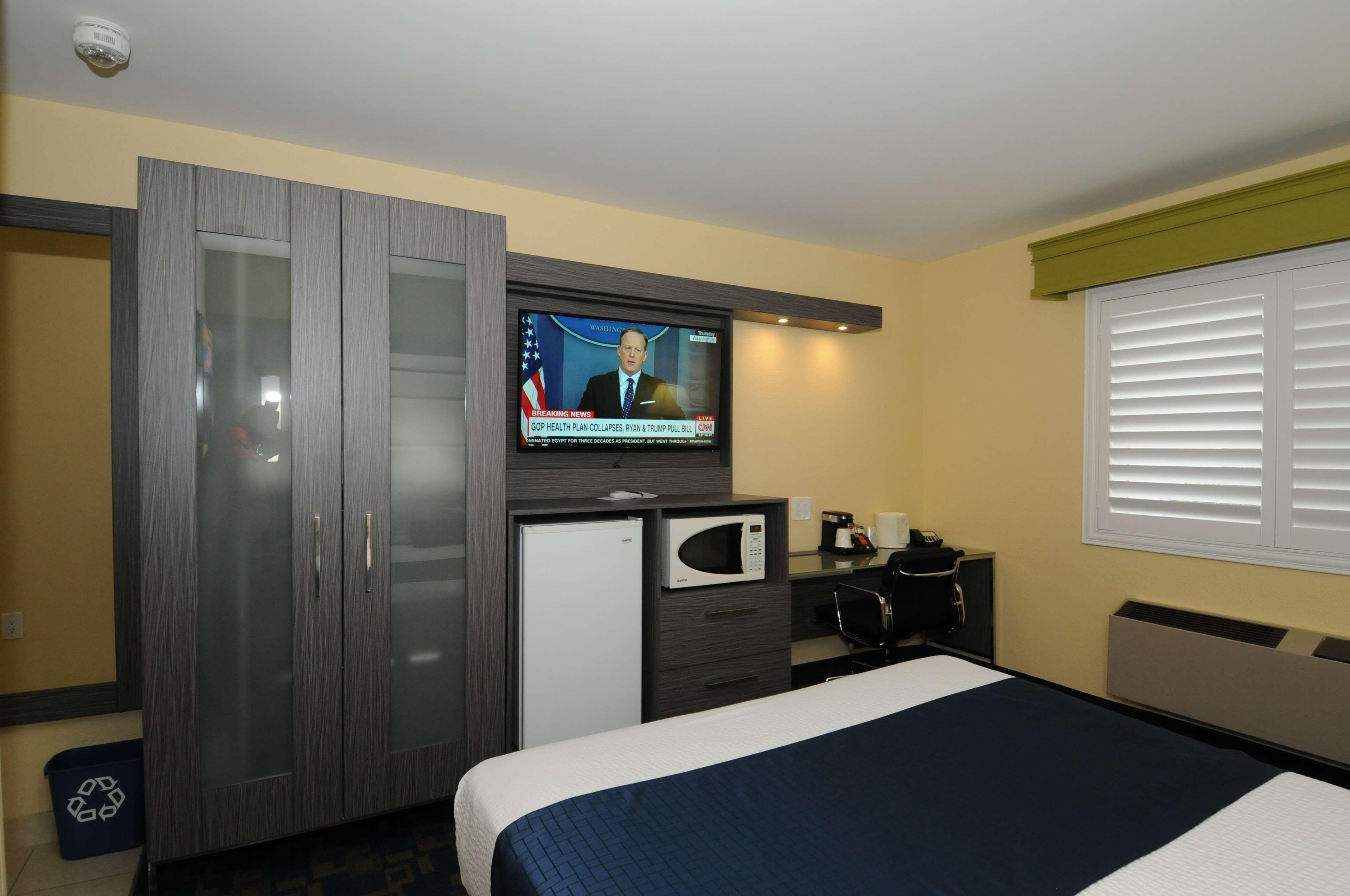 Best Western Antelope Inn & Suites Red Bluff Buitenkant foto