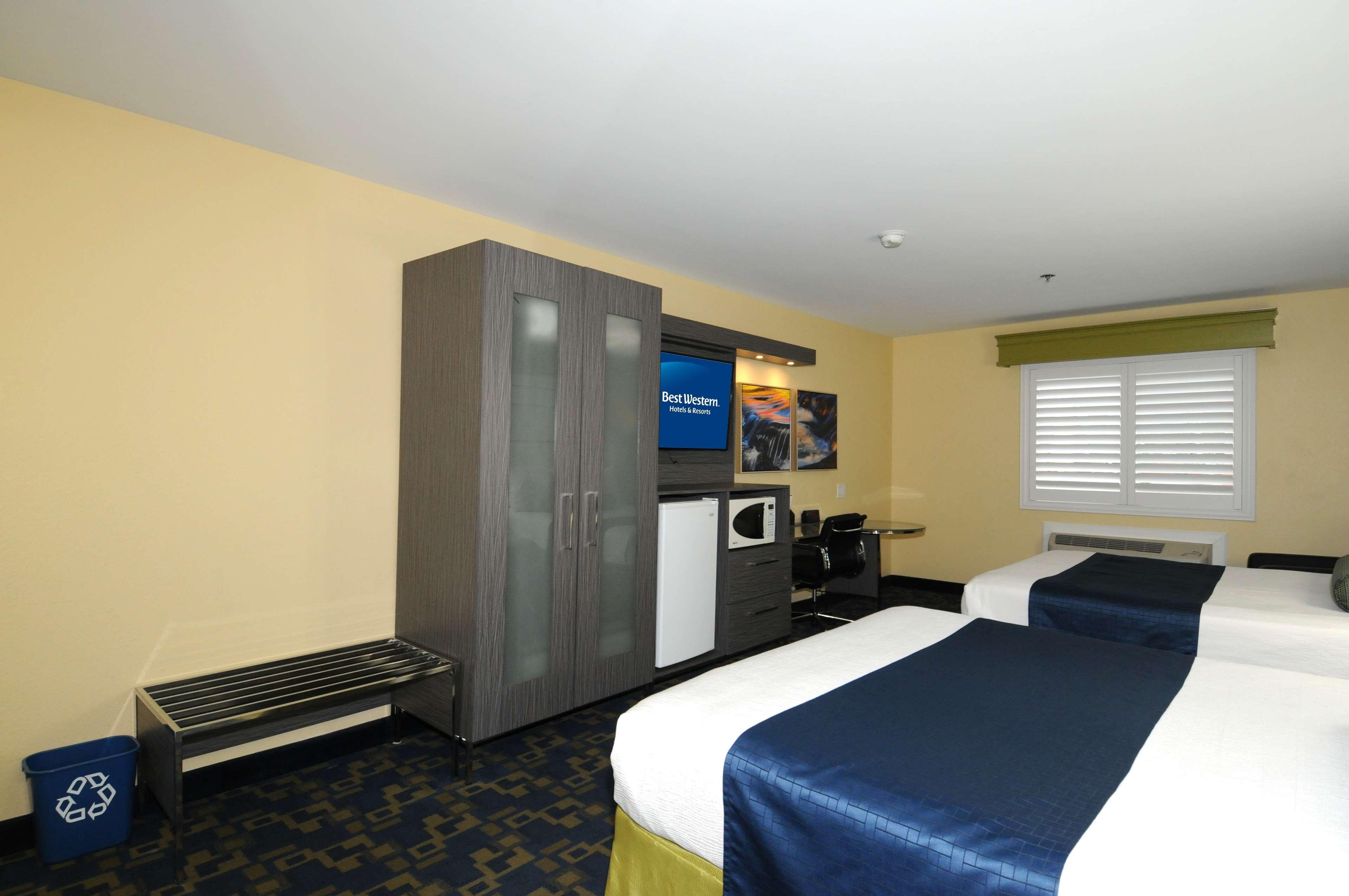 Best Western Antelope Inn & Suites Red Bluff Buitenkant foto